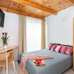 Arenda Panzió 3*