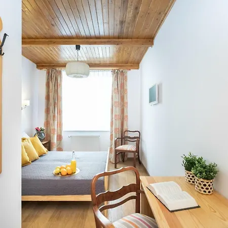 Arenda Couette-café 3*